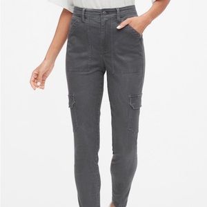 Gap factory gray high rise cargo legging, size 6